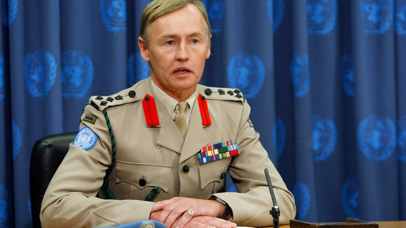 Patrick Davidson-Houston Acting Force Commander of the United Nations Mission in Ethiopia and Eritrea (UNMEE), addresses a press conference. UN Photo: Paulo Filgueiras
