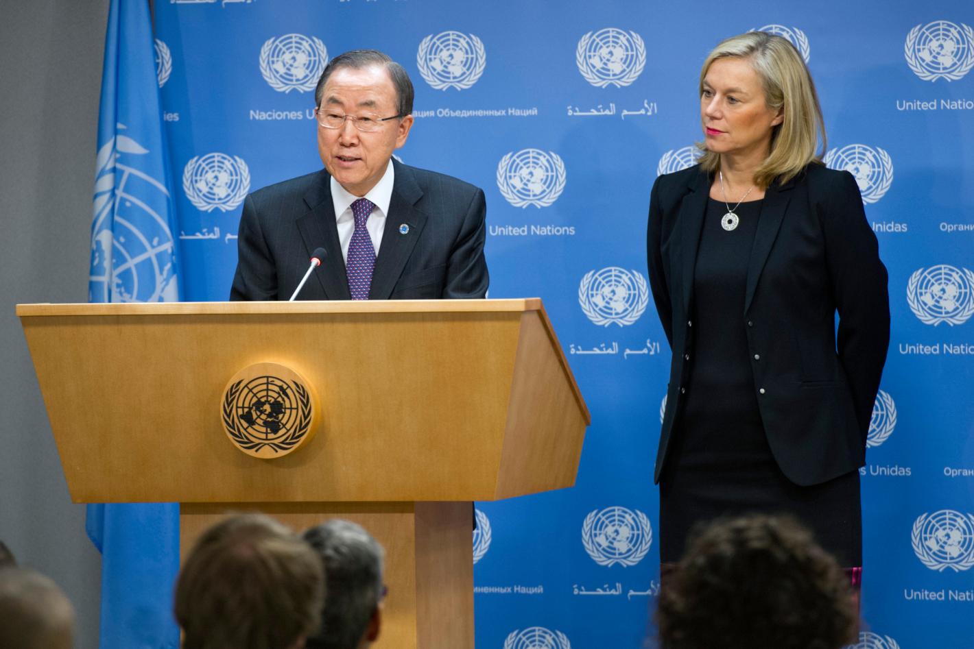 Secretary-General Ban Ki-moon (left) introduces Sigrid Kaag, newly-appointed Special Coordinator of the Joint Mission of the Organisation for the Prohibition of Chemical Weapons (OPCW) and the United Nations on eliminating Syria’s chemical weapons programme, during the Office of the Spokesperson’s daily noon briefing.